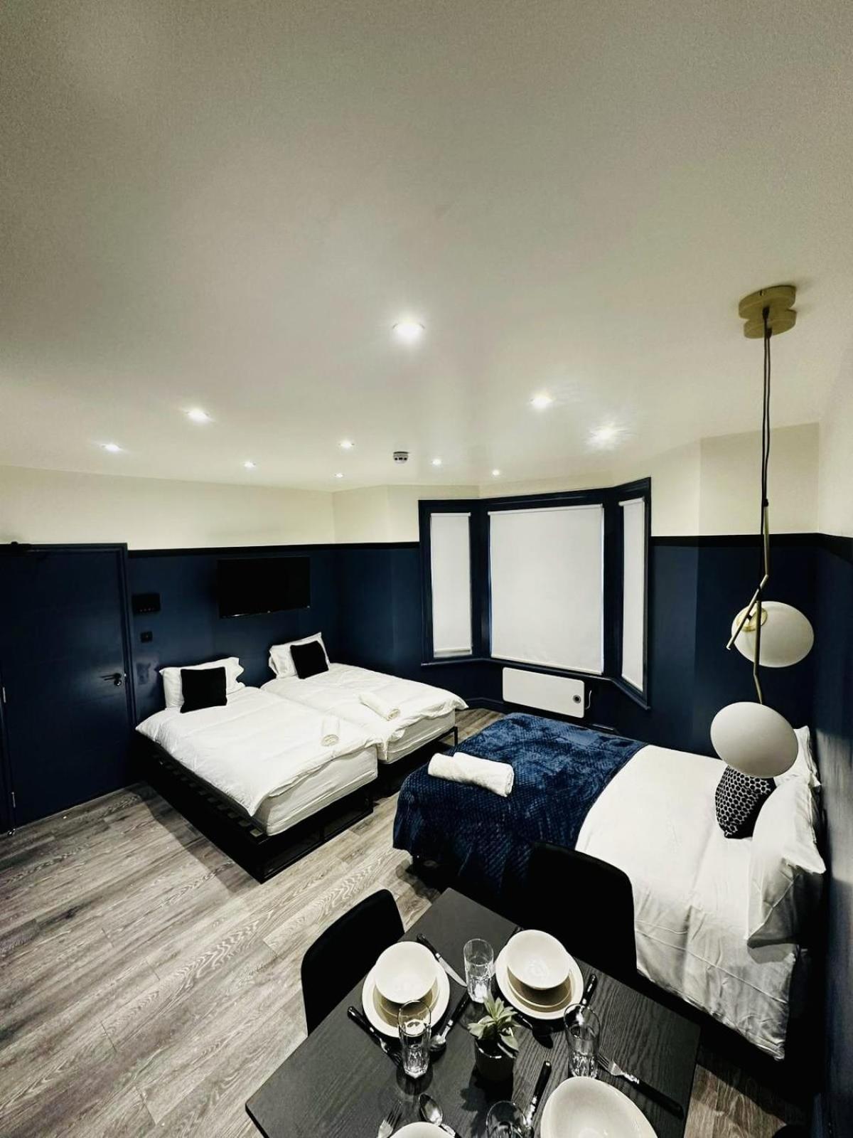 39 Blue House Luxury Ensuite Ideal For Tourists Pensiune